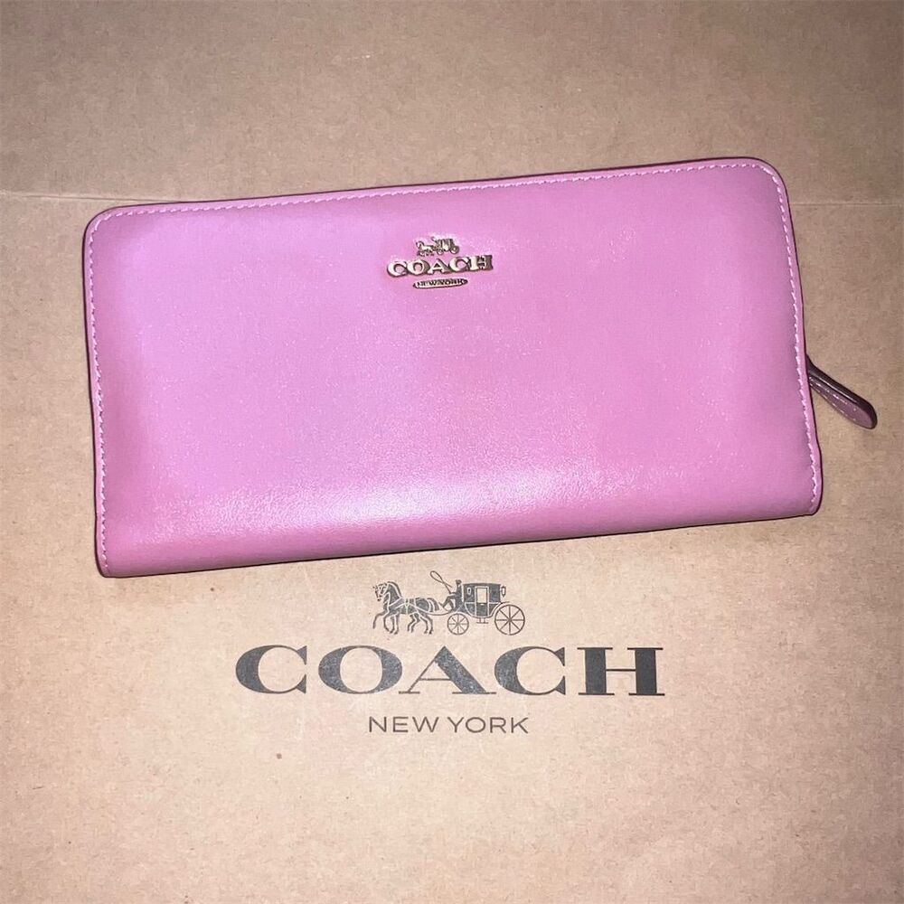 COACH Leather Wallet Pink GORGEOUS w Gold Logo Accents AUTHENTIC